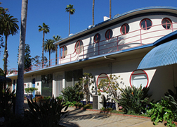 The portholes and Streamline Moderne ocean liner design are reminiscent of Robert V. Derrah's other Los Angeles landmark, the Coca-Cola building downtown.